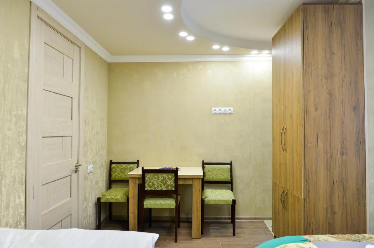 Hostel Look Кутаиси Экстерьер фото